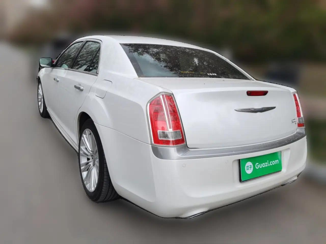Chrysler 300C 2014 3.0L Excellence Edition — миниатюра 4