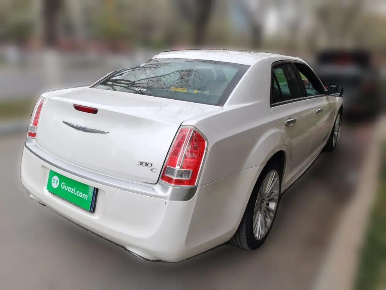 Chrysler 300C 2014 3.0L Excellence Edition — миниатюра 6