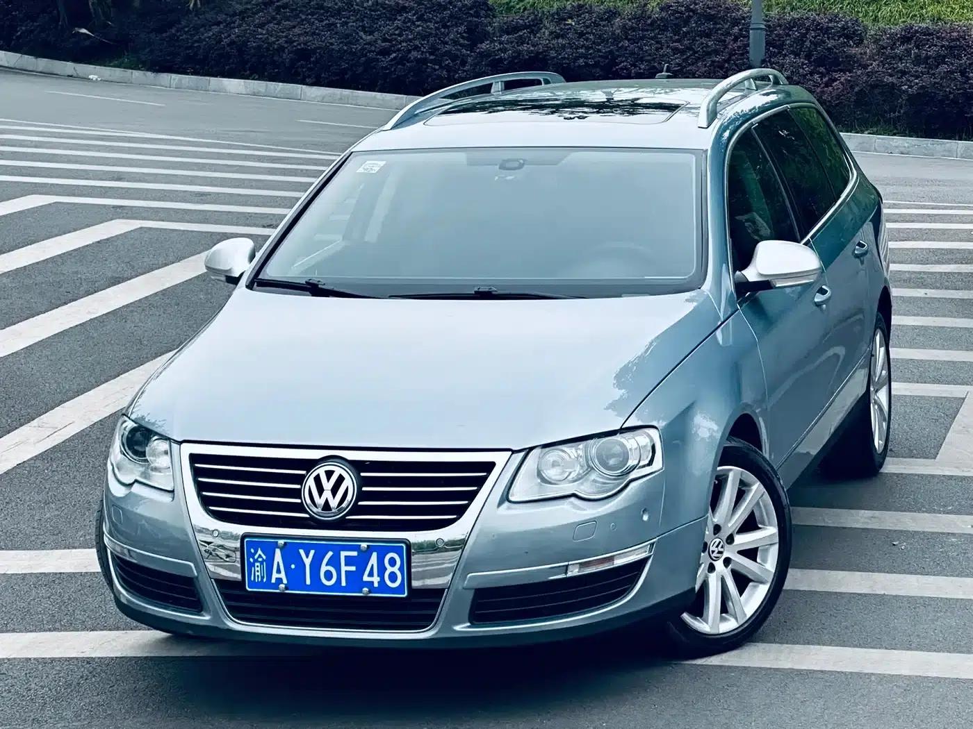 2011 Passat 2.0T Touring Luxury Edition — миниатюра 1