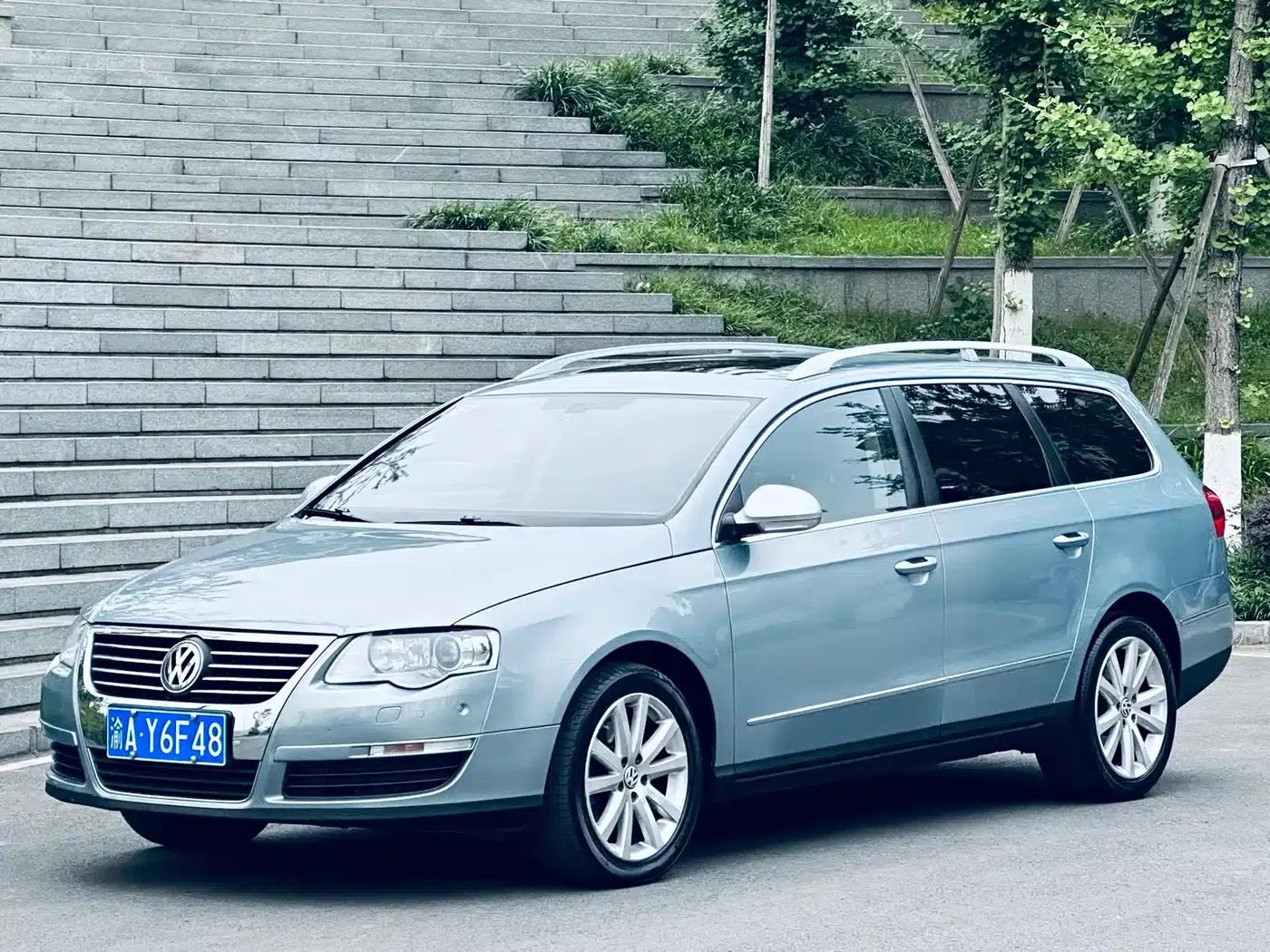 2011 Passat 2.0T Touring Luxury Edition — миниатюра 3