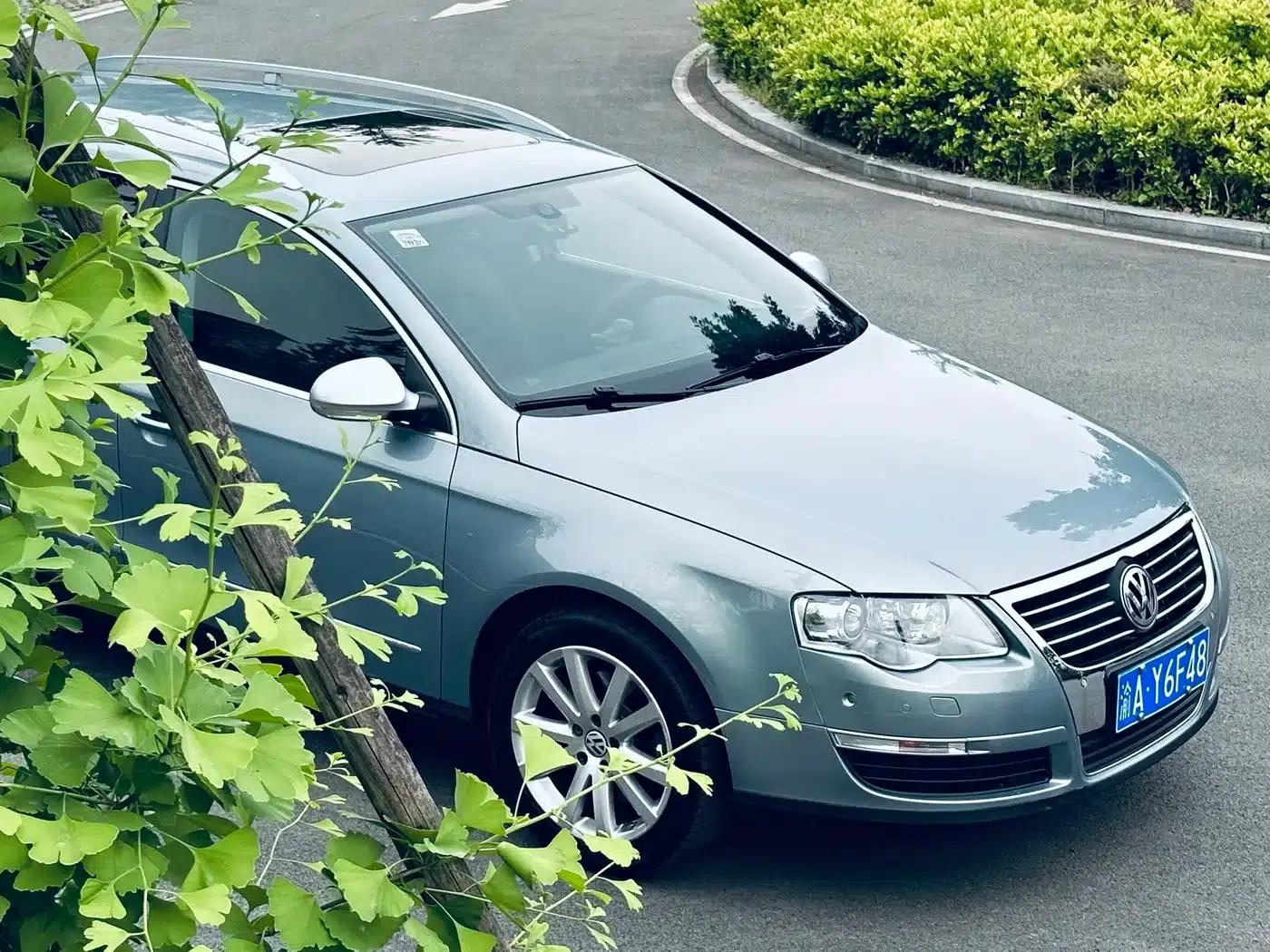 2011 Passat 2.0T Touring Luxury Edition — миниатюра 4