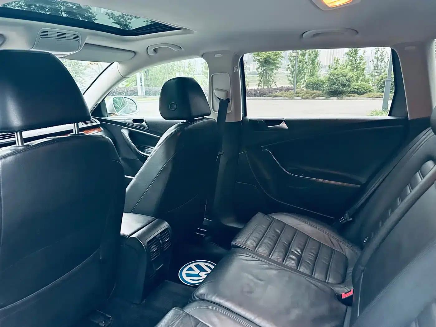 2011 Passat 2.0T Touring Luxury Edition — миниатюра 8