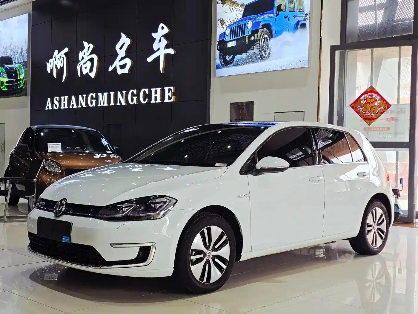 2020 Golf EV — миниатюра 1