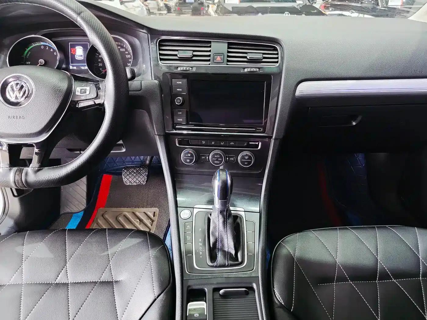 2020 Golf EV — миниатюра 11