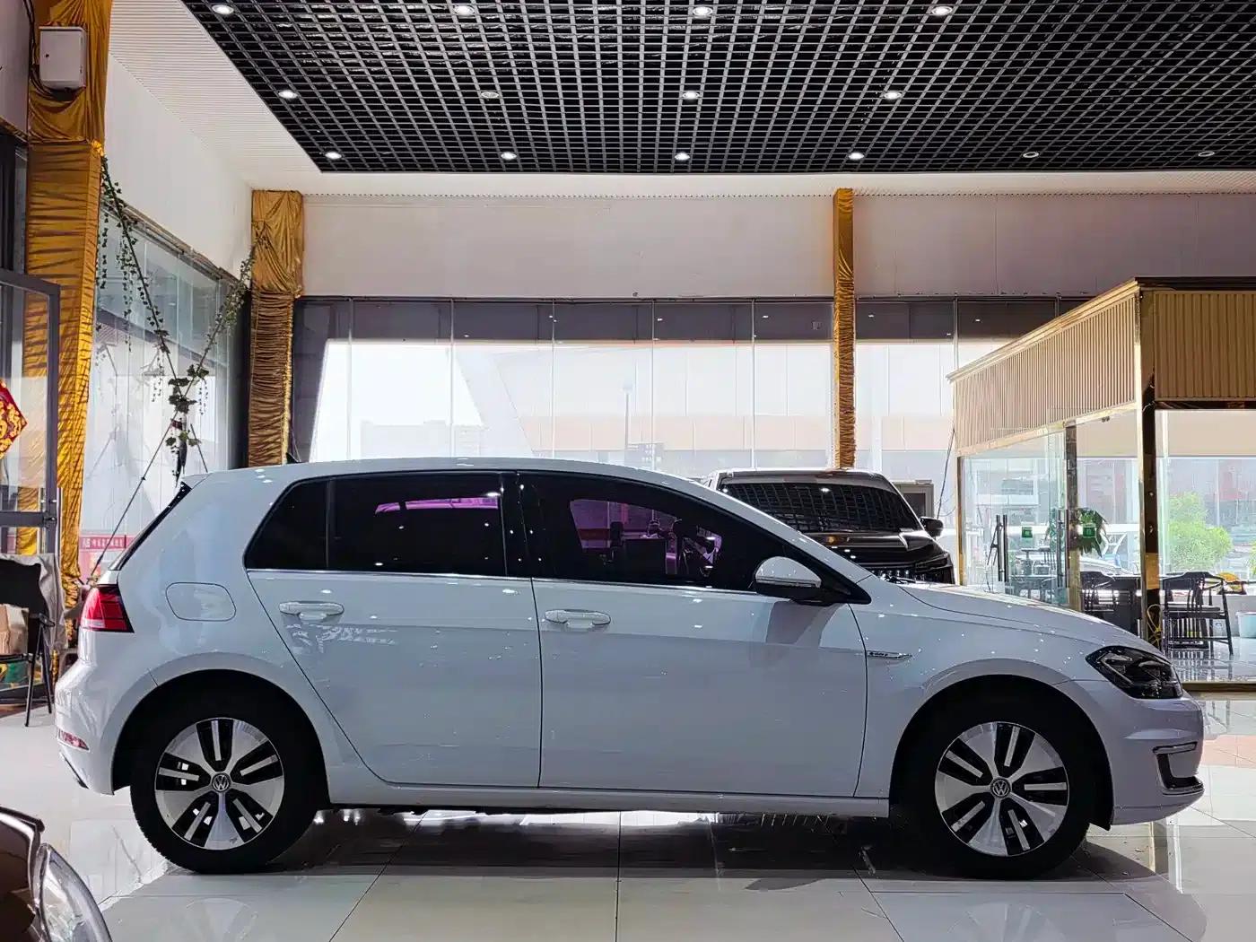 2020 Golf EV — миниатюра 4
