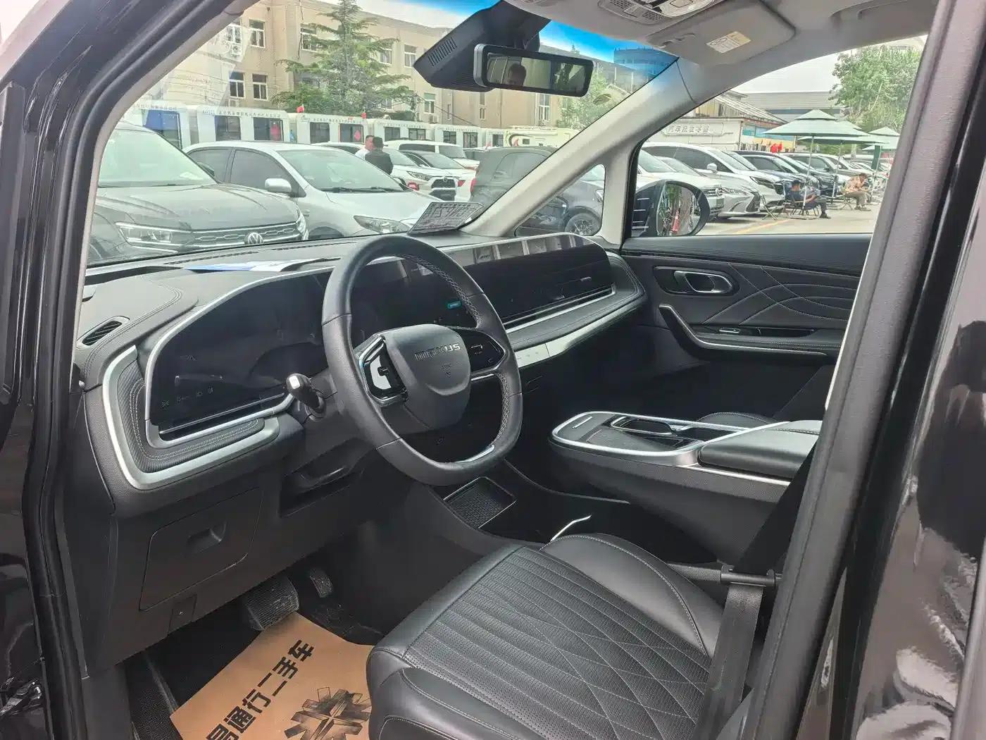 Maxus G90 2023 2.0T Interstellar 7-Seater Edition — миниатюра 4