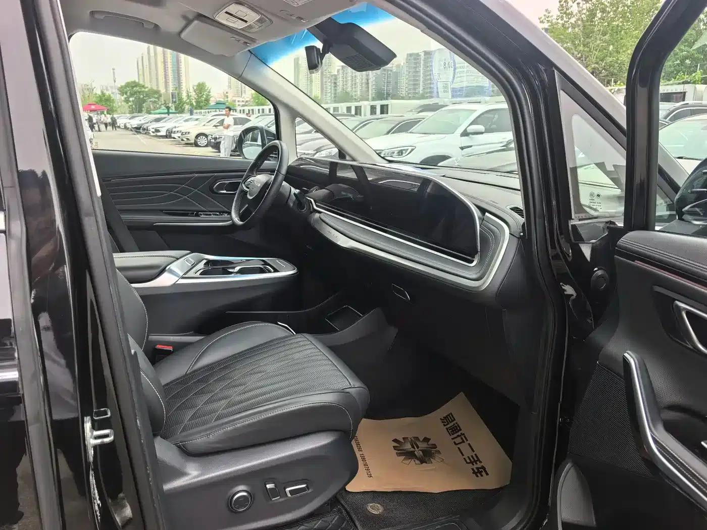 Maxus G90 2023 2.0T Interstellar 7-Seater Edition — миниатюра 6