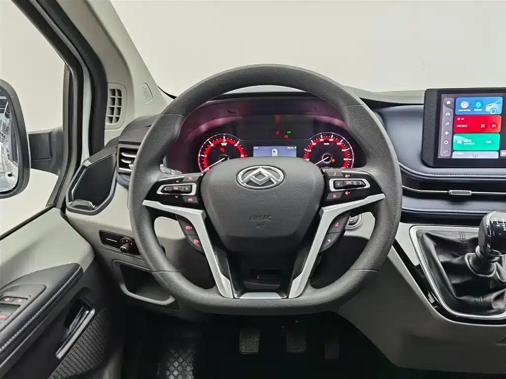 Xintu V70 2025 2.0T Manual Short Wheelbase Low Roof Elite Edition 5/6 Seats (125Ps) — миниатюра 12