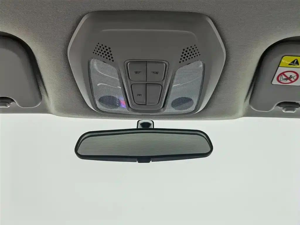 Xintu V70 2025 2.0T Manual Short Wheelbase Low Roof Elite Edition 5/6 Seats (125Ps) — миниатюра 24