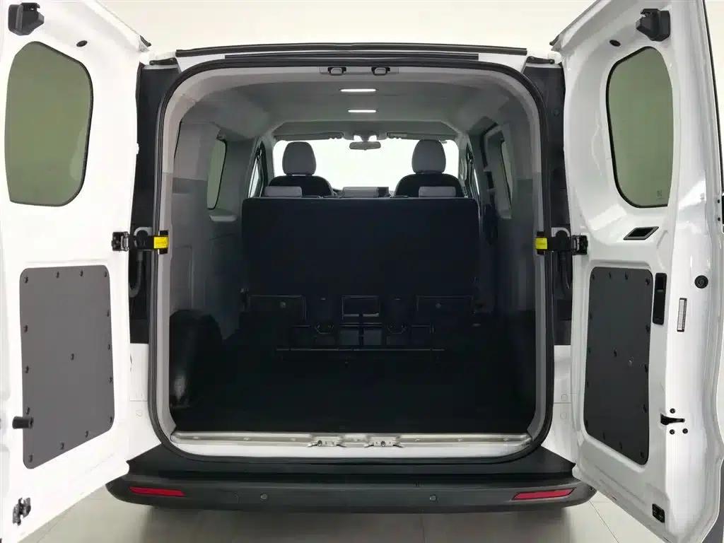 Xintu V70 2025 2.0T Manual Short Wheelbase Low Roof Elite Edition 5/6 Seats (125Ps) — миниатюра 4