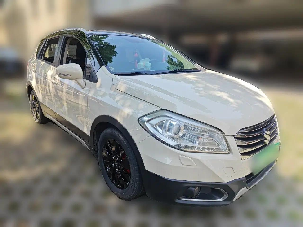 Suzuki S-Cross 2014 1.6L CVT Two-Wheel Drive Elite Version — миниатюра 3