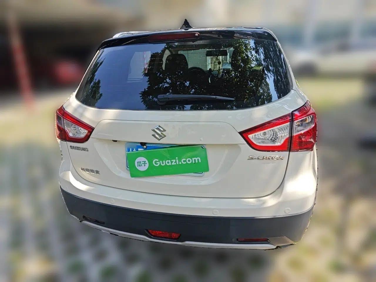 Suzuki S-Cross 2014 1.6L CVT Two-Wheel Drive Elite Version — миниатюра 5