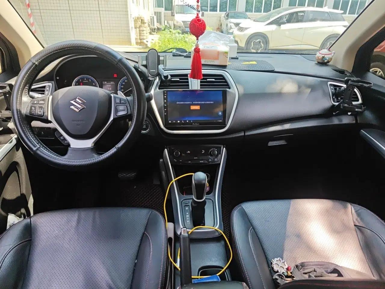 Suzuki S-Cross 2014 1.6L CVT Two-Wheel Drive Elite Version — миниатюра 10