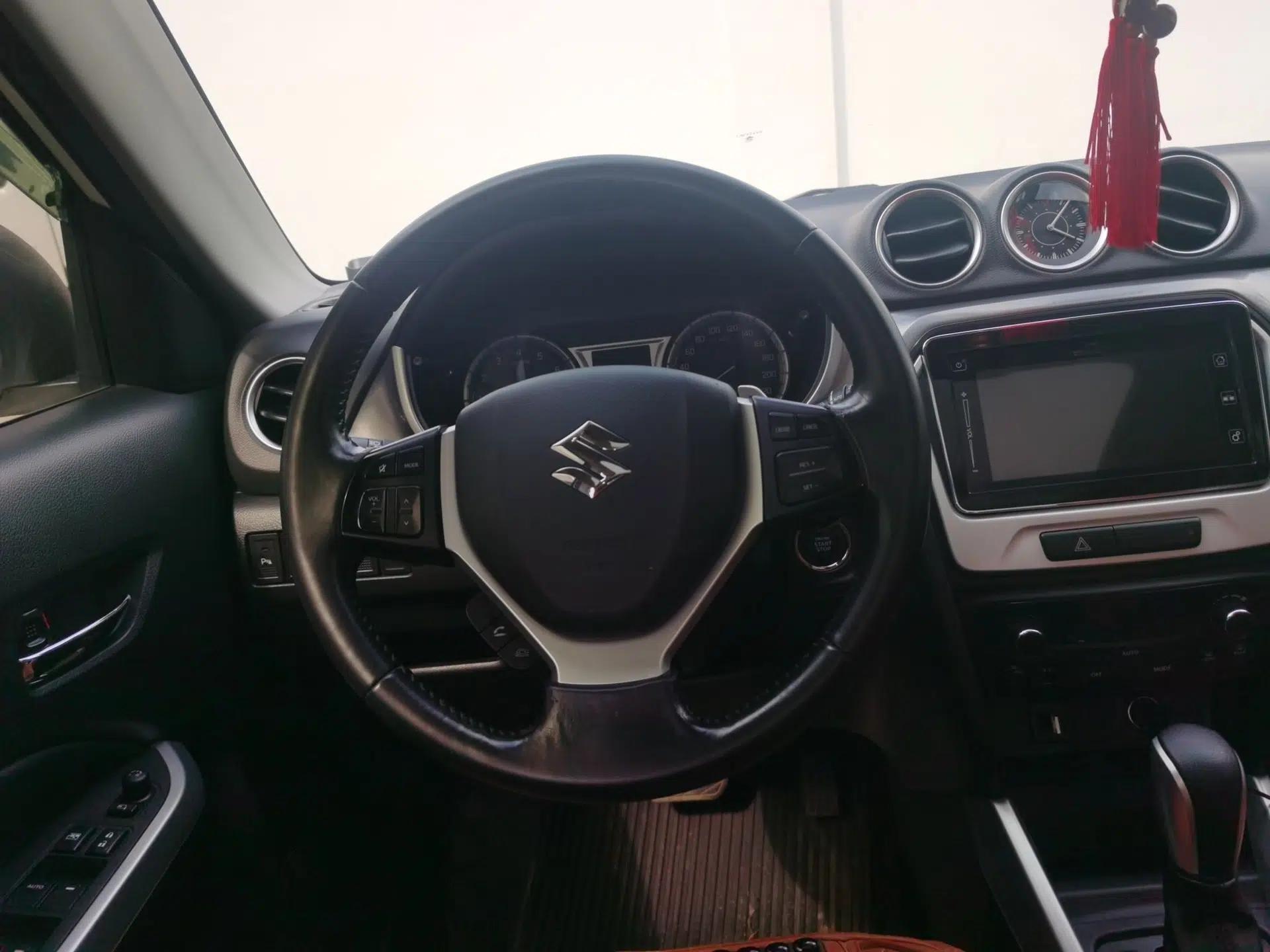 Suzuki Vitara 2016 1.4T Automatic Two-Wheel Drive Luxury Version — миниатюра 11