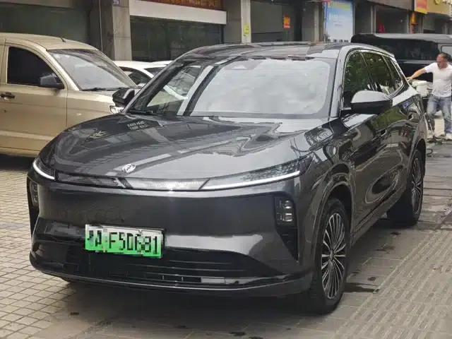 Dongfeng Fengshen L8 2025 Model 185KM Dream Edition