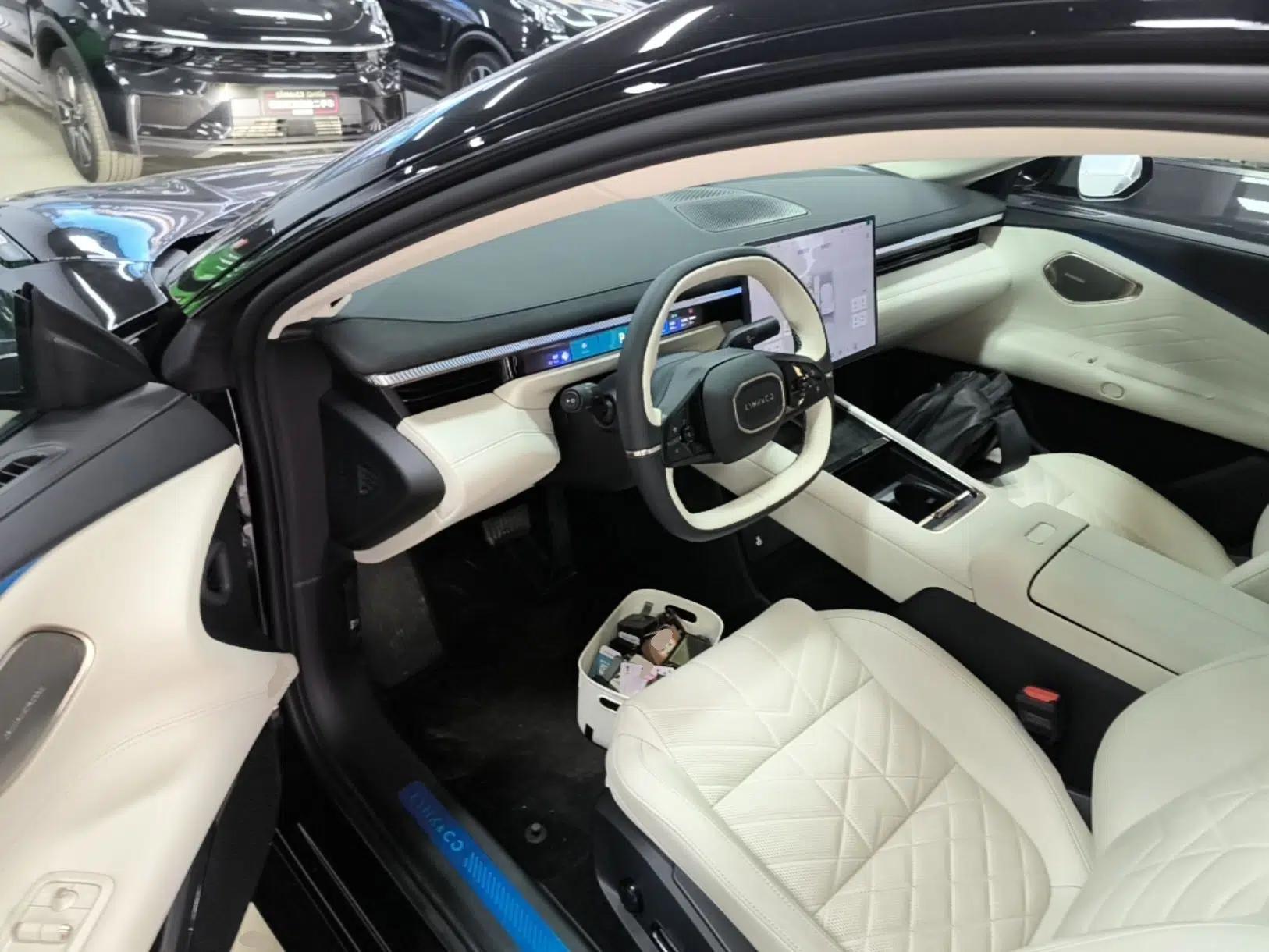 Lynk & Co 10 EM-P 2025 Model 120 Four-Wheel Drive Ultra — миниатюра 19