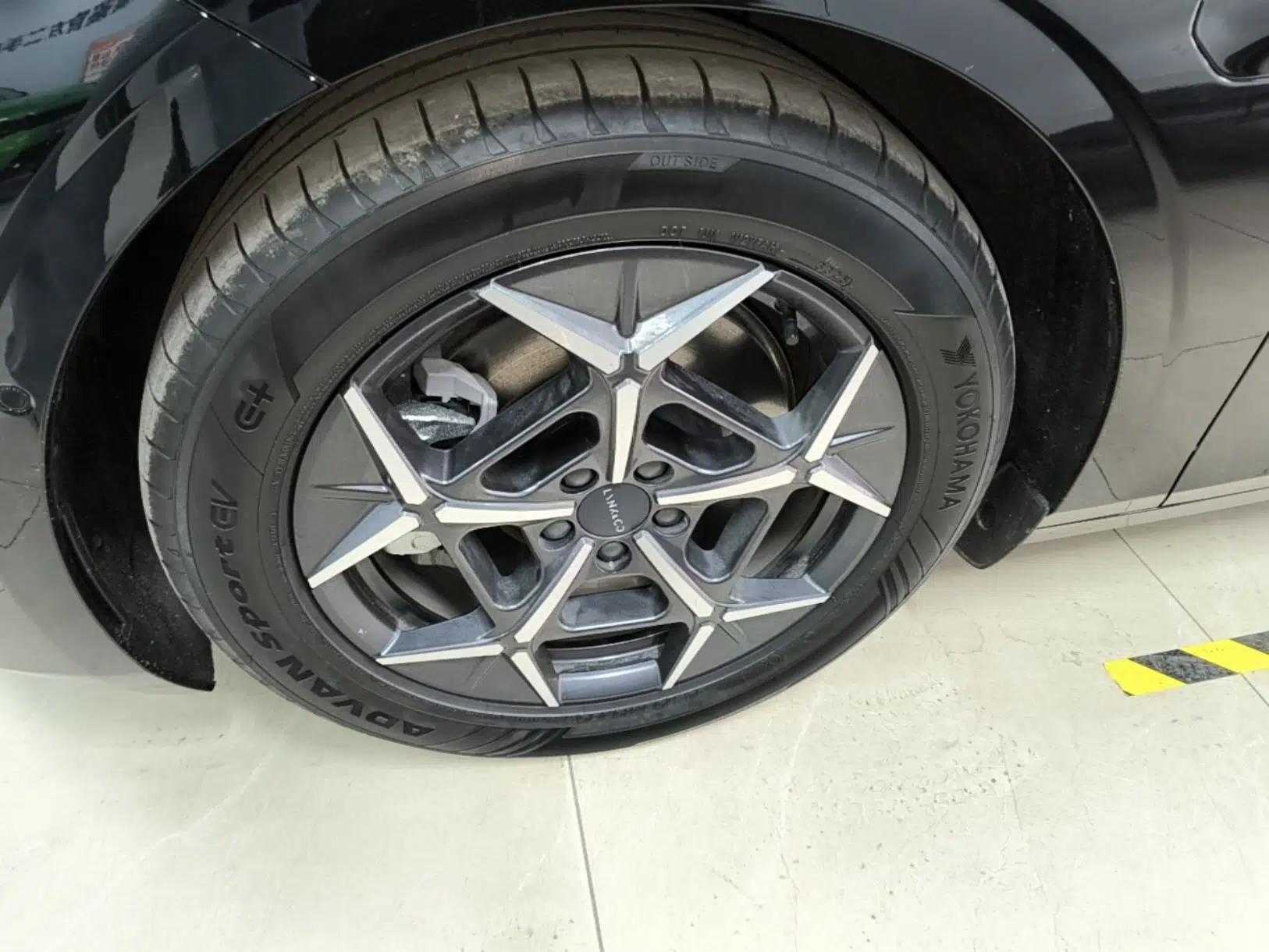 Lynk & Co 10 EM-P 2025 Model 120 Four-Wheel Drive Ultra — миниатюра 8