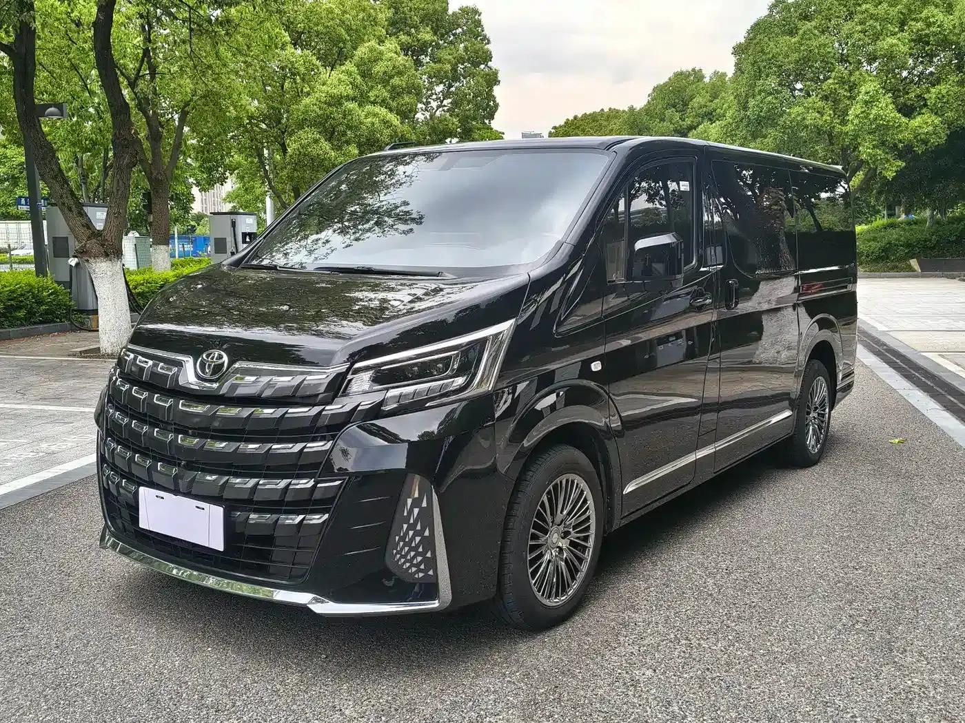 2025 HIACE 3.5L Automatic — миниатюра 1
