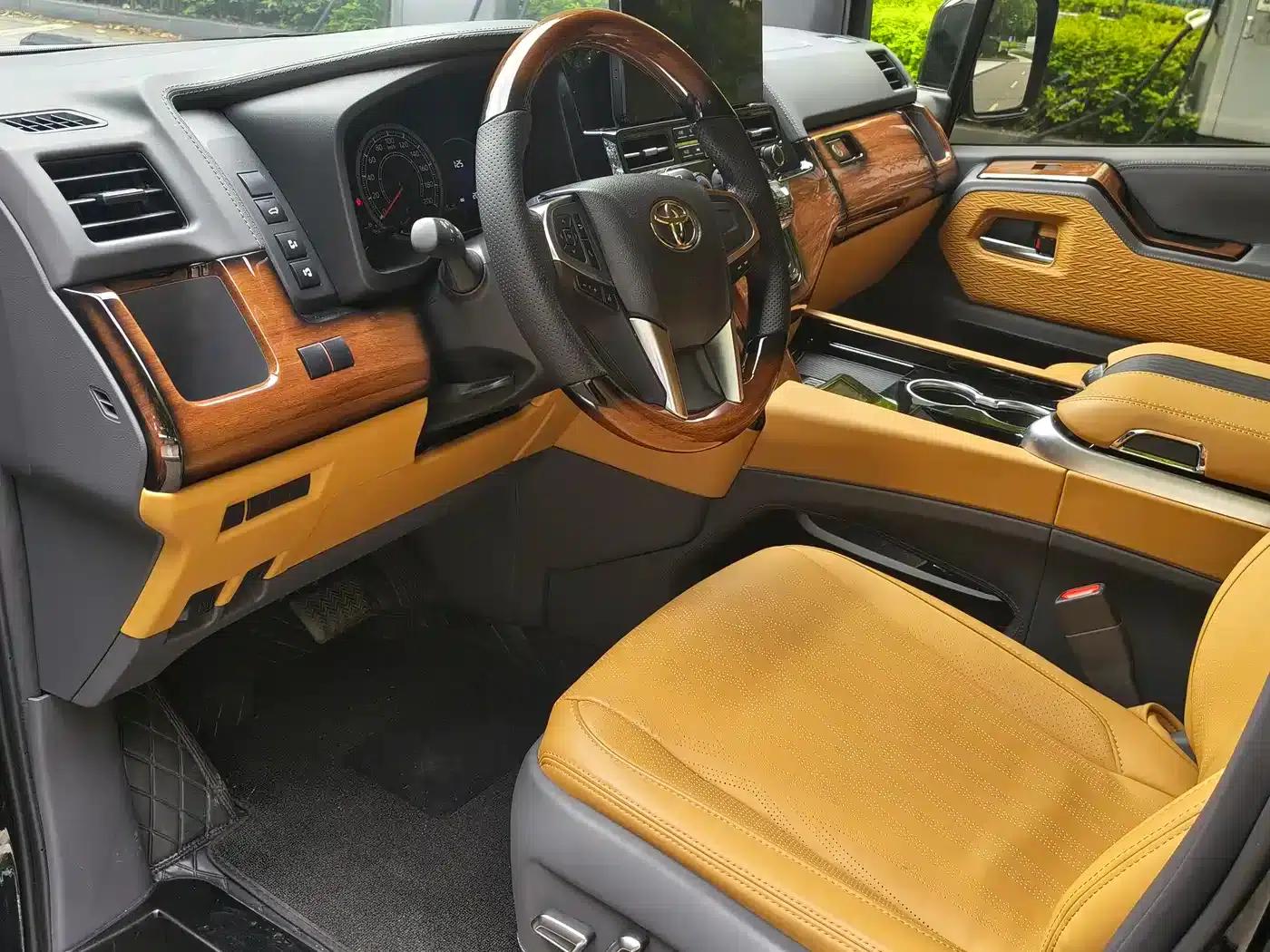 2025 HIACE 3.5L Automatic — миниатюра 4