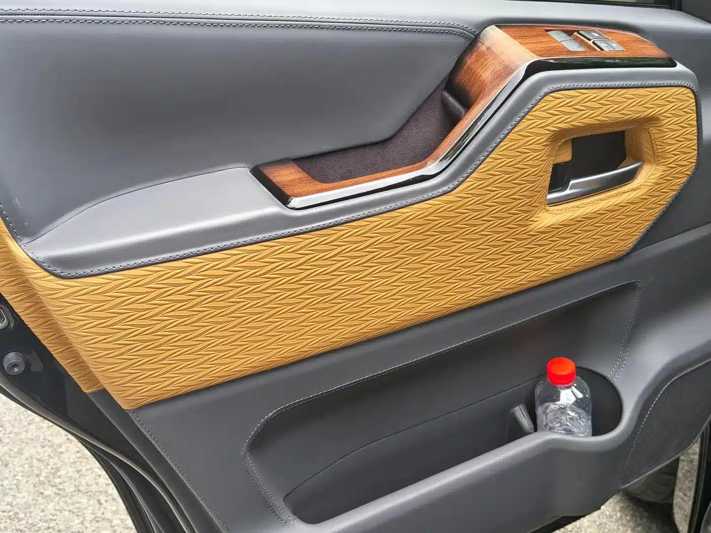 2025 HIACE 3.5L Automatic — миниатюра 5