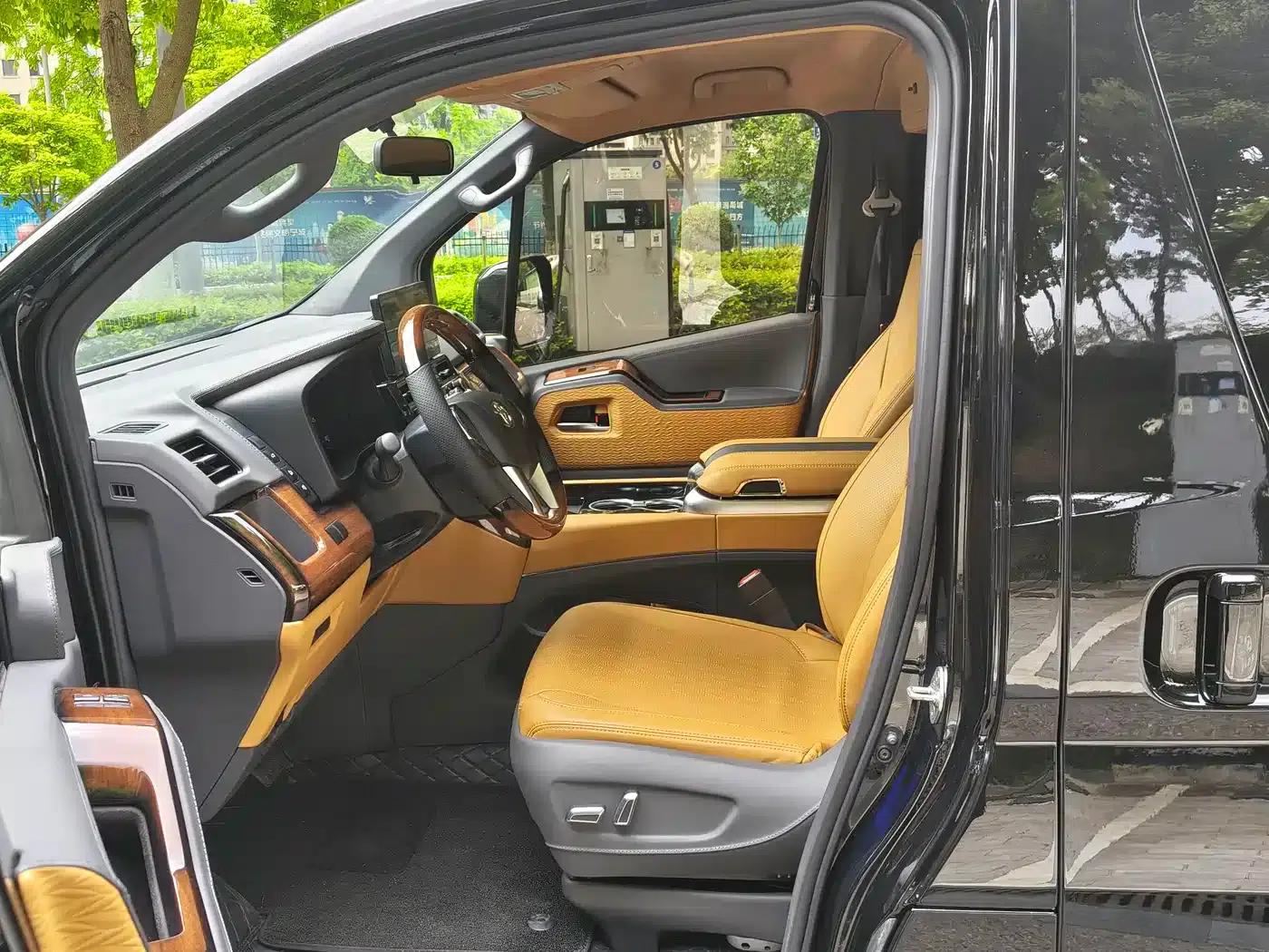 2025 HIACE 3.5L Automatic — миниатюра 6