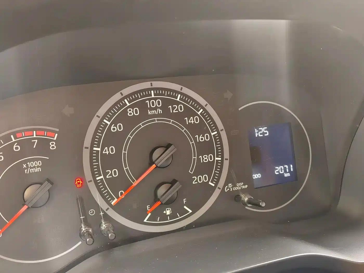 2025 HIACE 3.5L Automatic — миниатюра 7