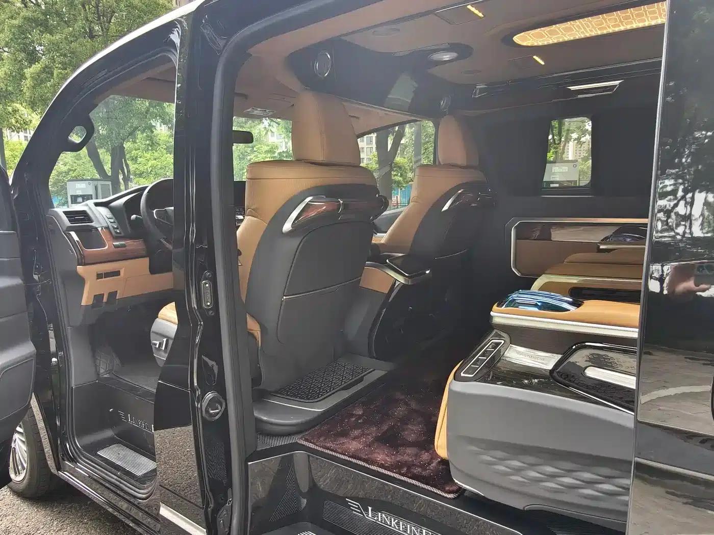 2025 HIACE 3.5L Automatic — миниатюра 8