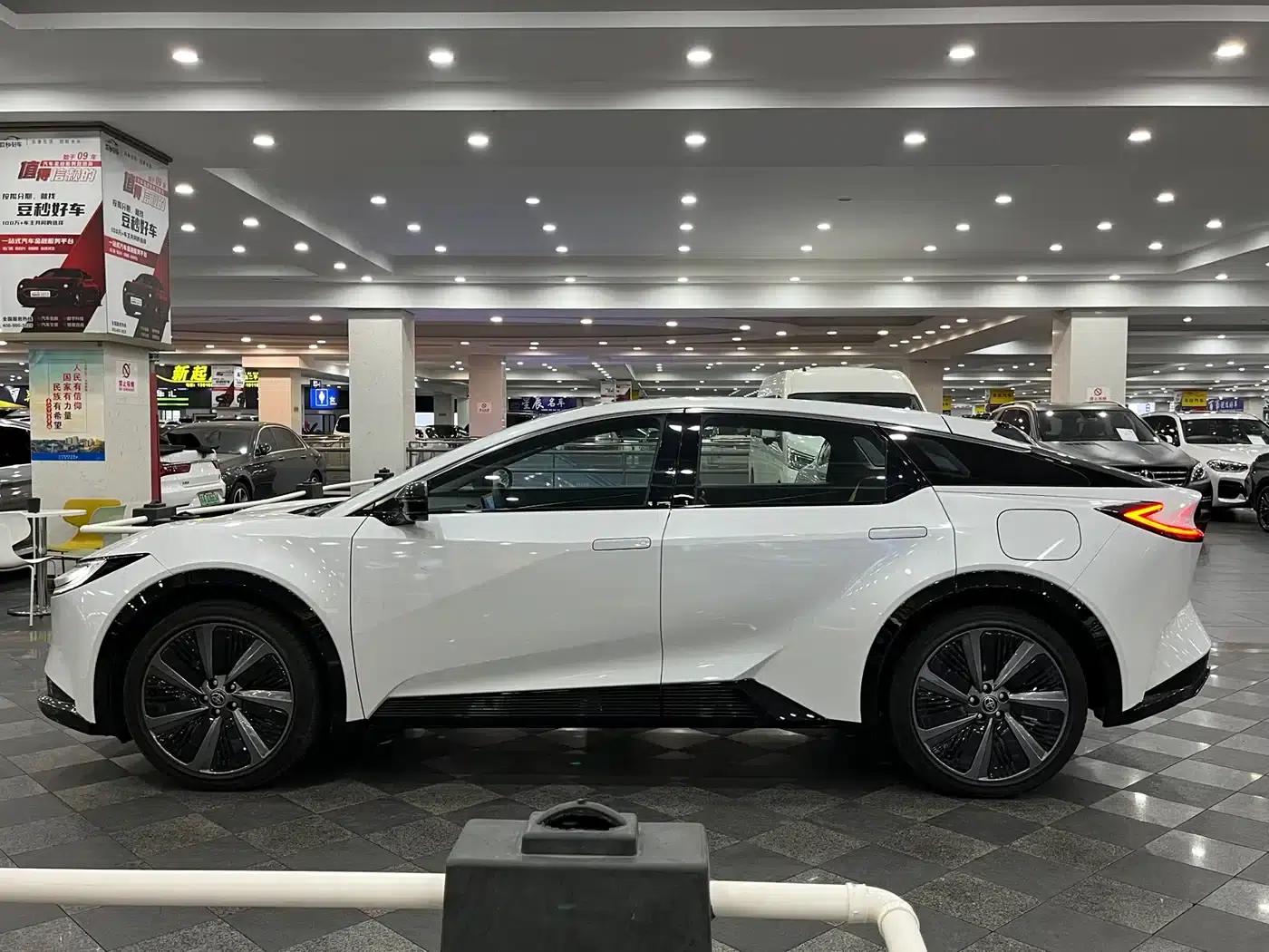 Toyota BZ5 2025 550 PRO — миниатюра 3
