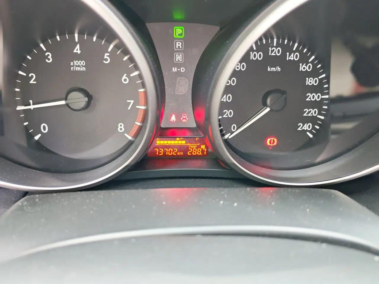 Mazda 5 2011 2.0L Automatic Luxury Edition — миниатюра 13