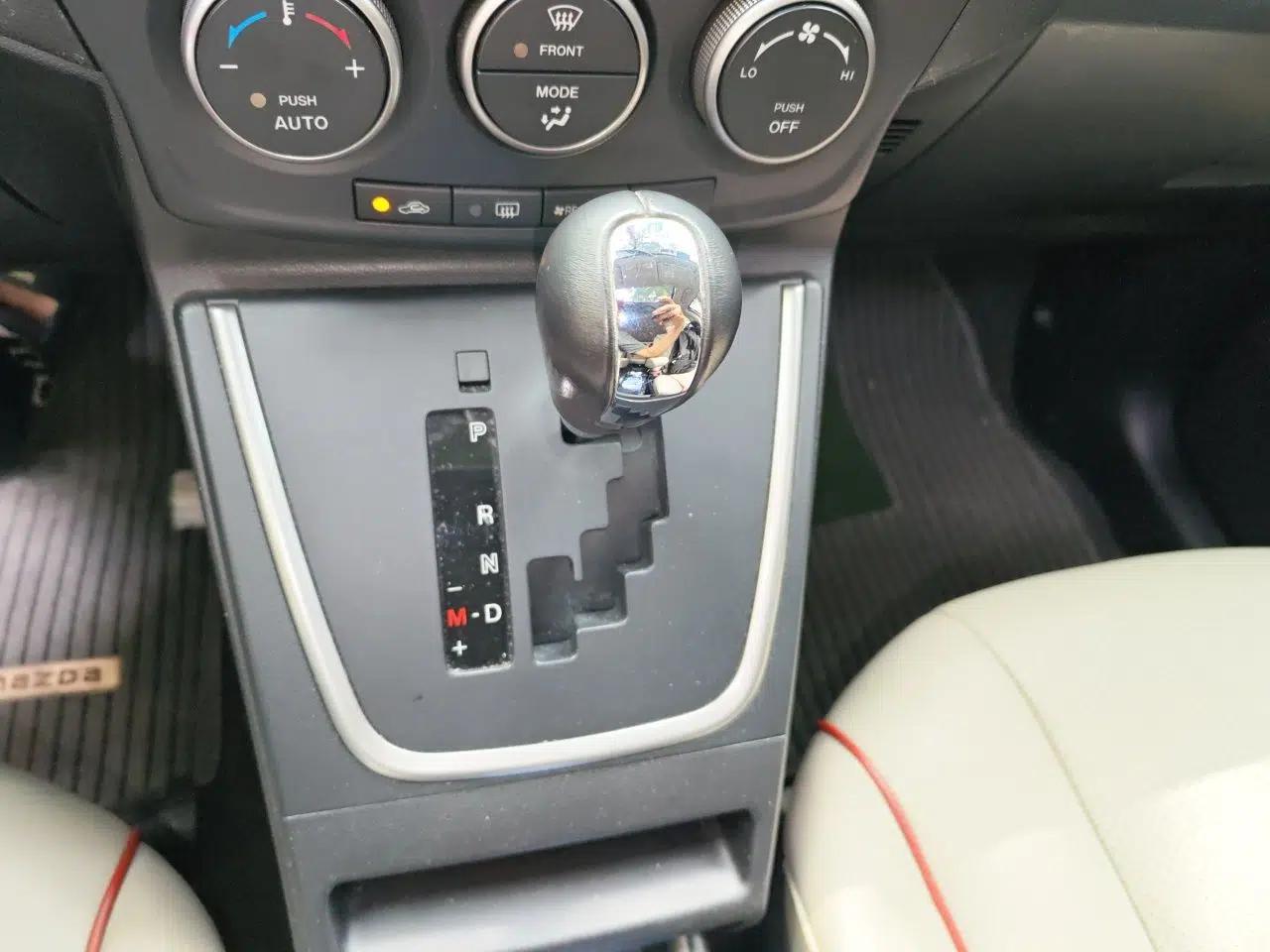 Mazda 5 2011 2.0L Automatic Luxury Edition — миниатюра 15