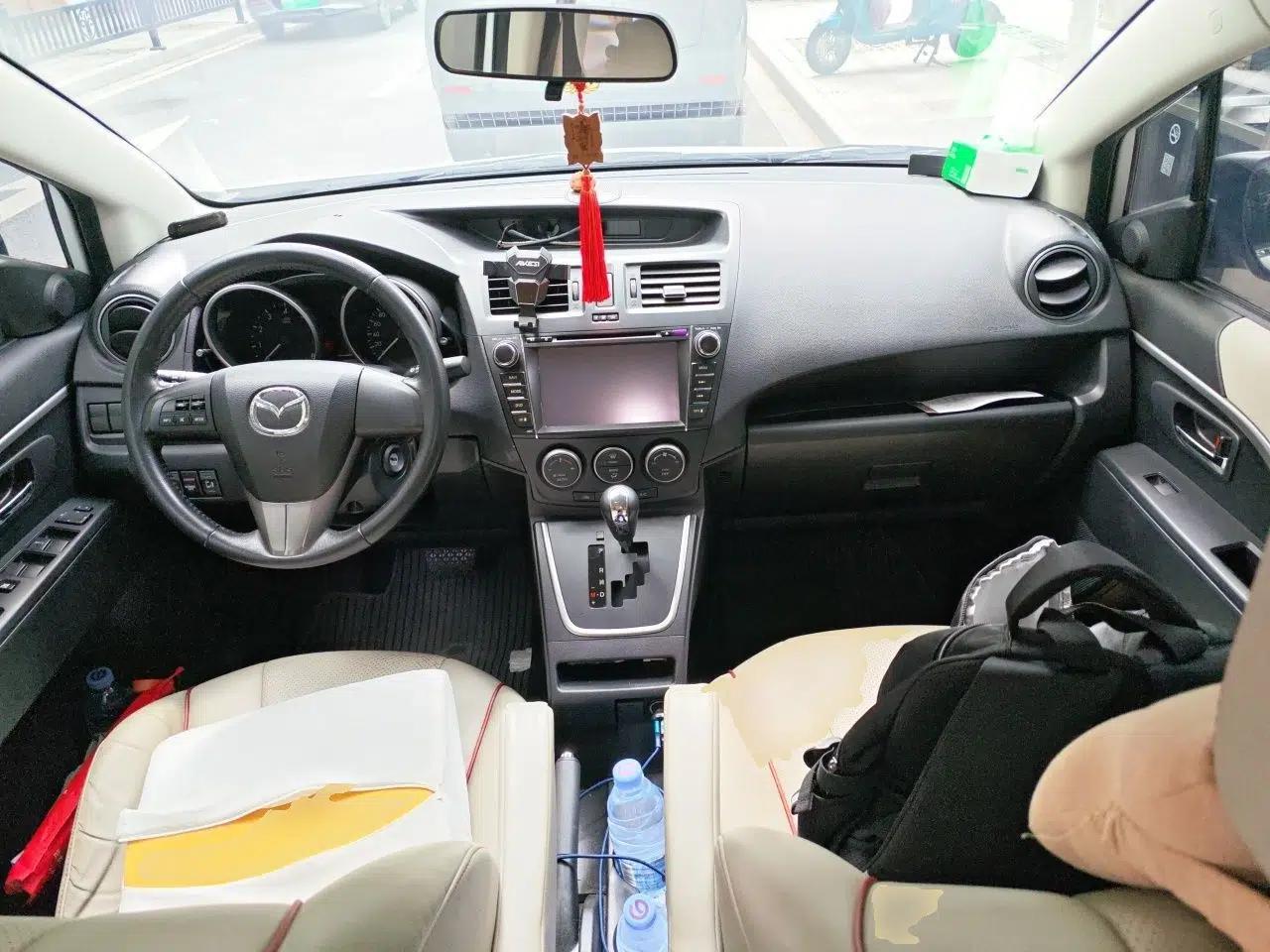 Mazda 5 2011 2.0L Automatic Luxury Edition — миниатюра 10