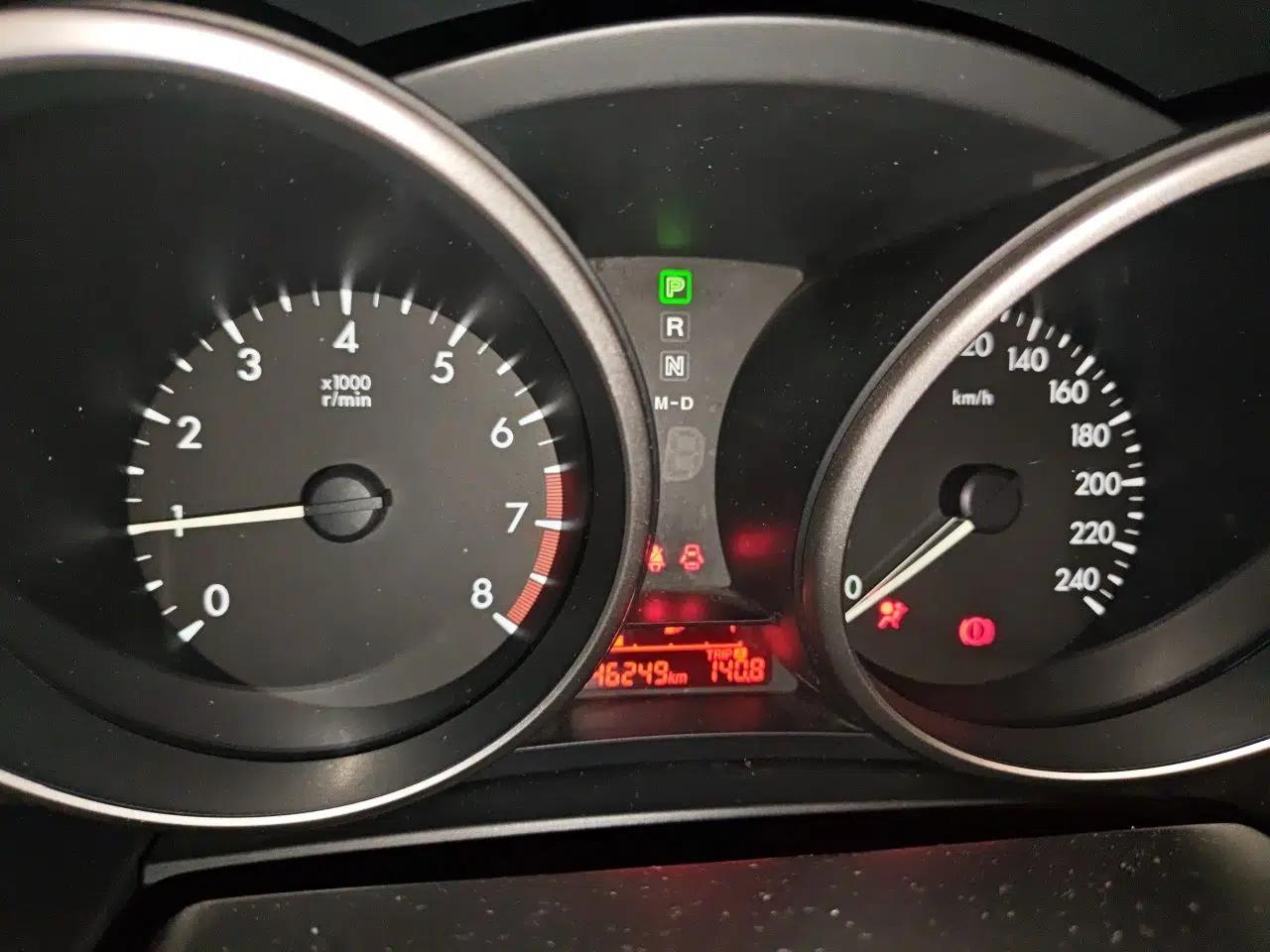 Mazda 5 2013 2.0L Automatic Luxury Edition — миниатюра 12
