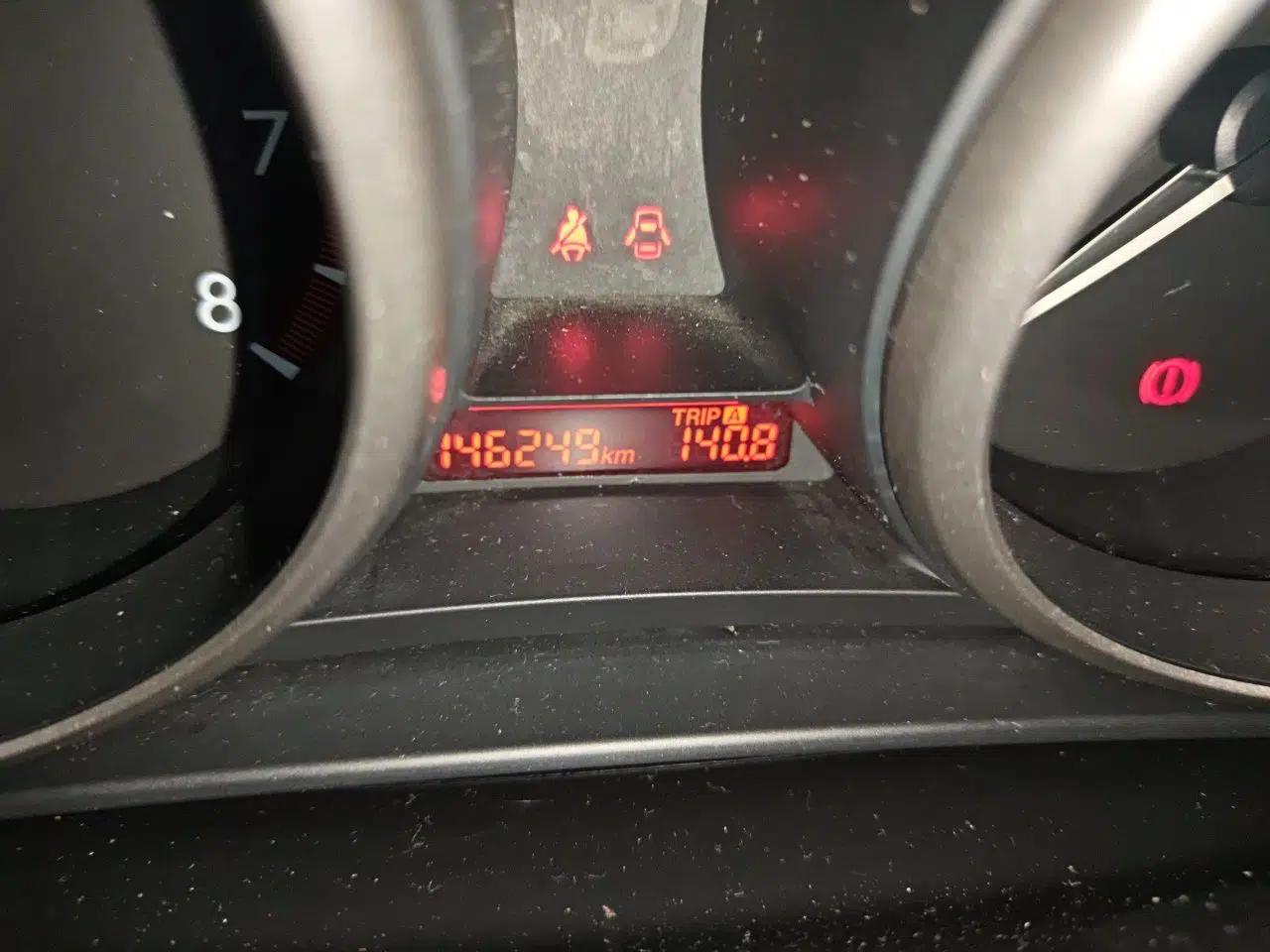 Mazda 5 2013 2.0L Automatic Luxury Edition — миниатюра 13