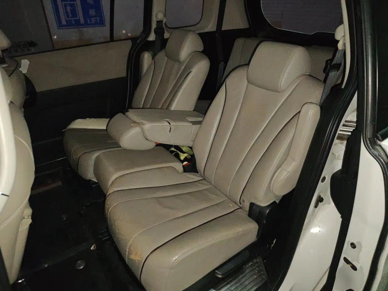 Mazda 5 2013 2.0L Automatic Luxury Edition — миниатюра 18