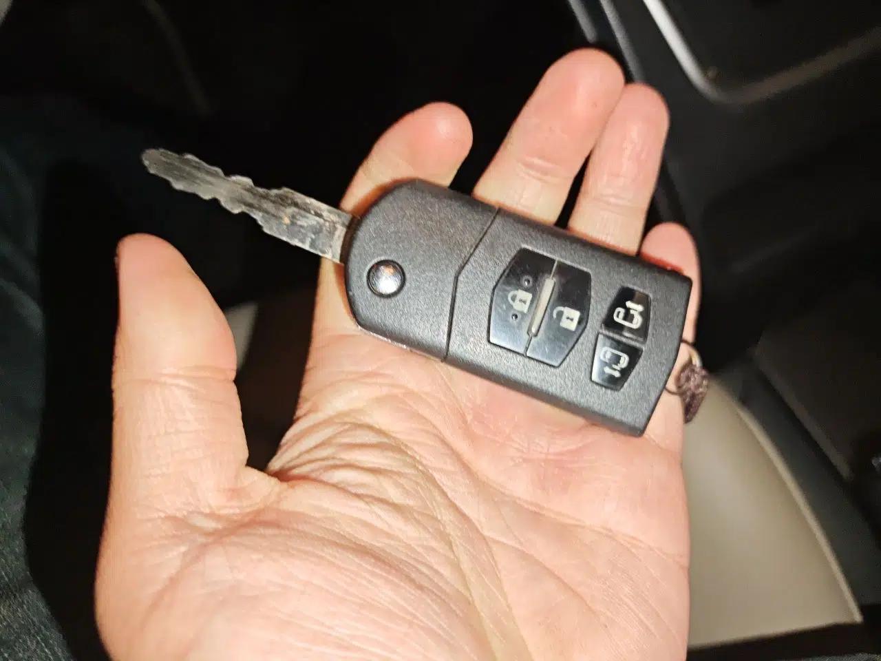 Mazda 5 2013 2.0L Automatic Luxury Edition — миниатюра 9