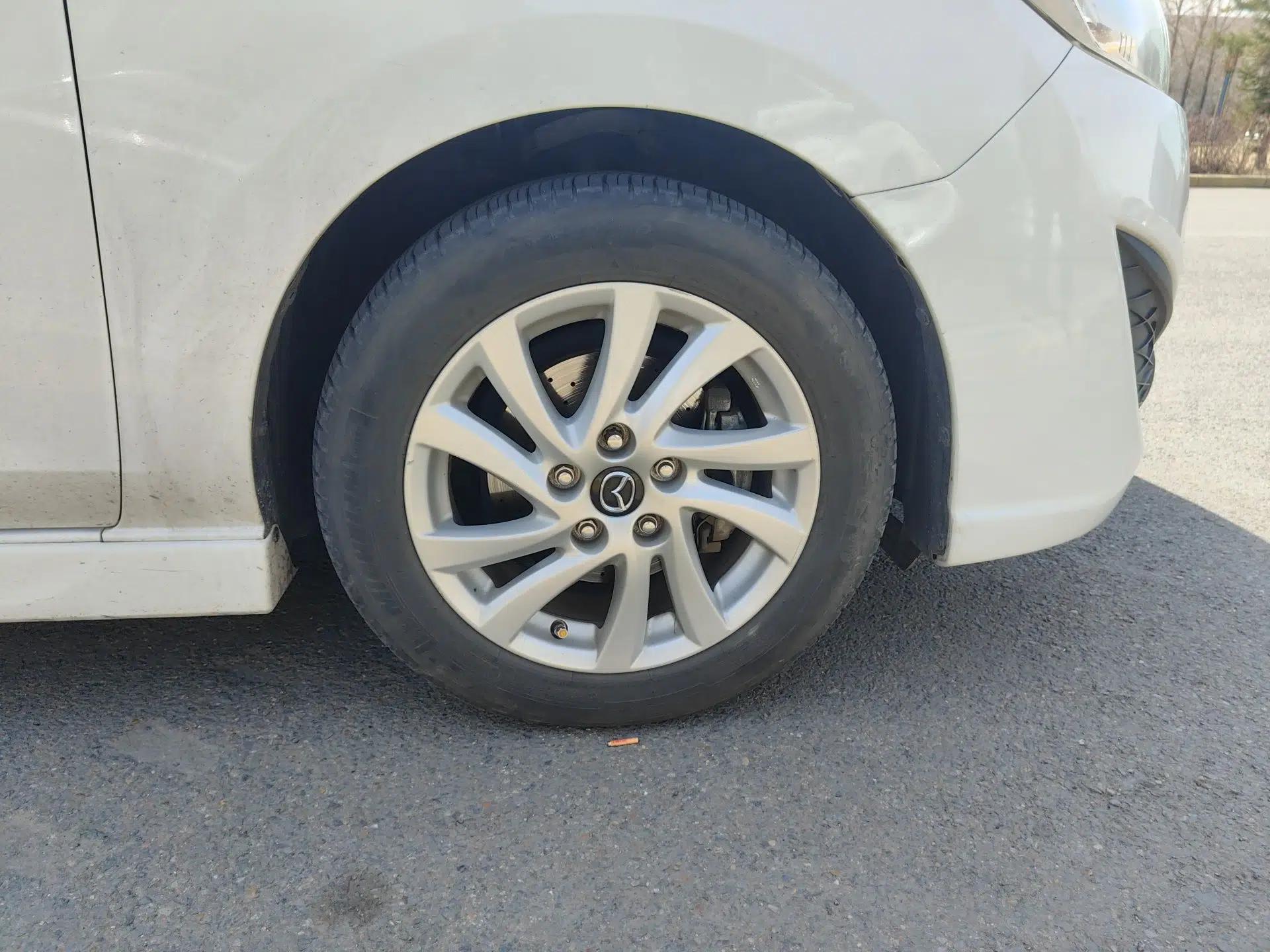 Mazda 5 2013 2.0L Automatic Luxury Edition — миниатюра 8