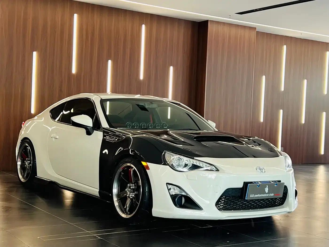 Toyota 86 2014 2.0L Manual Deluxe — миниатюра 1