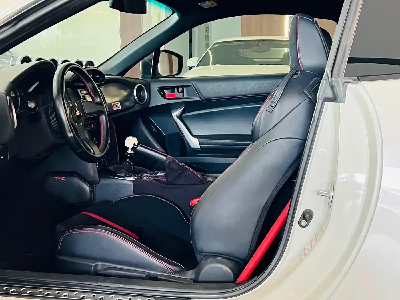 Toyota 86 2014 2.0L Manual Deluxe — миниатюра 4