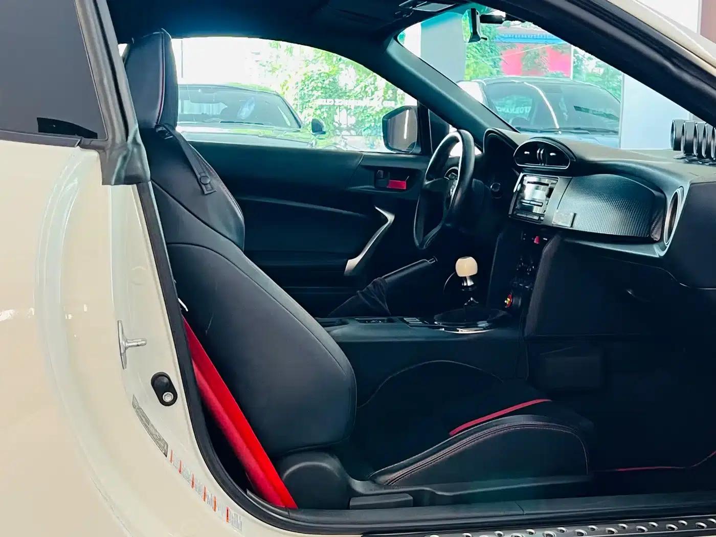 Toyota 86 2014 2.0L Manual Deluxe — миниатюра 6