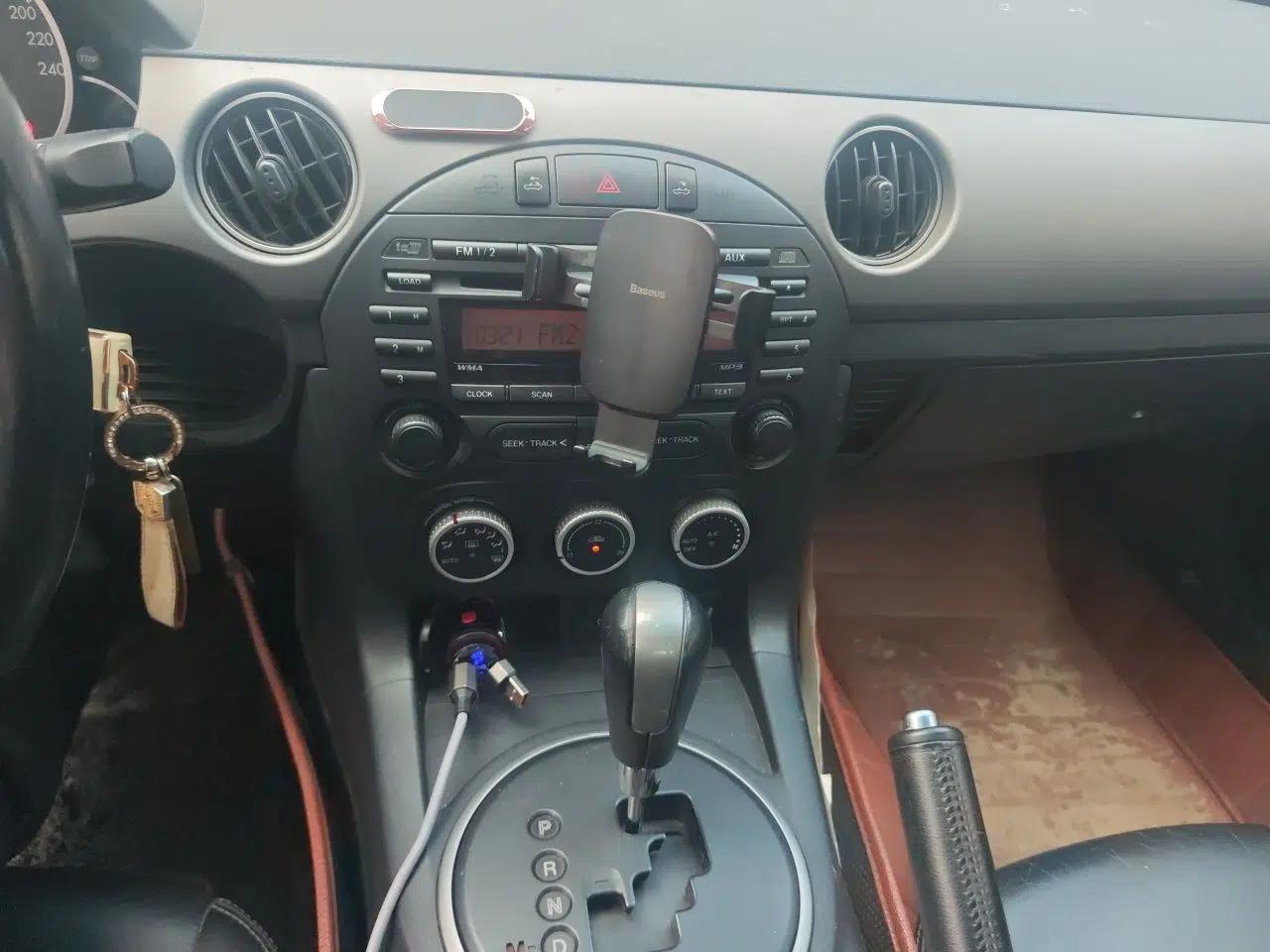 Mazda MX-5 2009 2.0 — миниатюра 14
