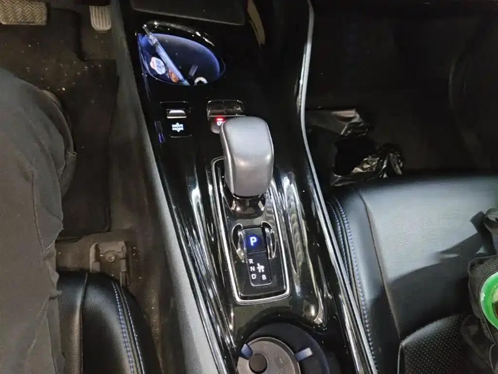 Toyota C-HR EV 2020 Luxury Sunroof Edition — миниатюра 14