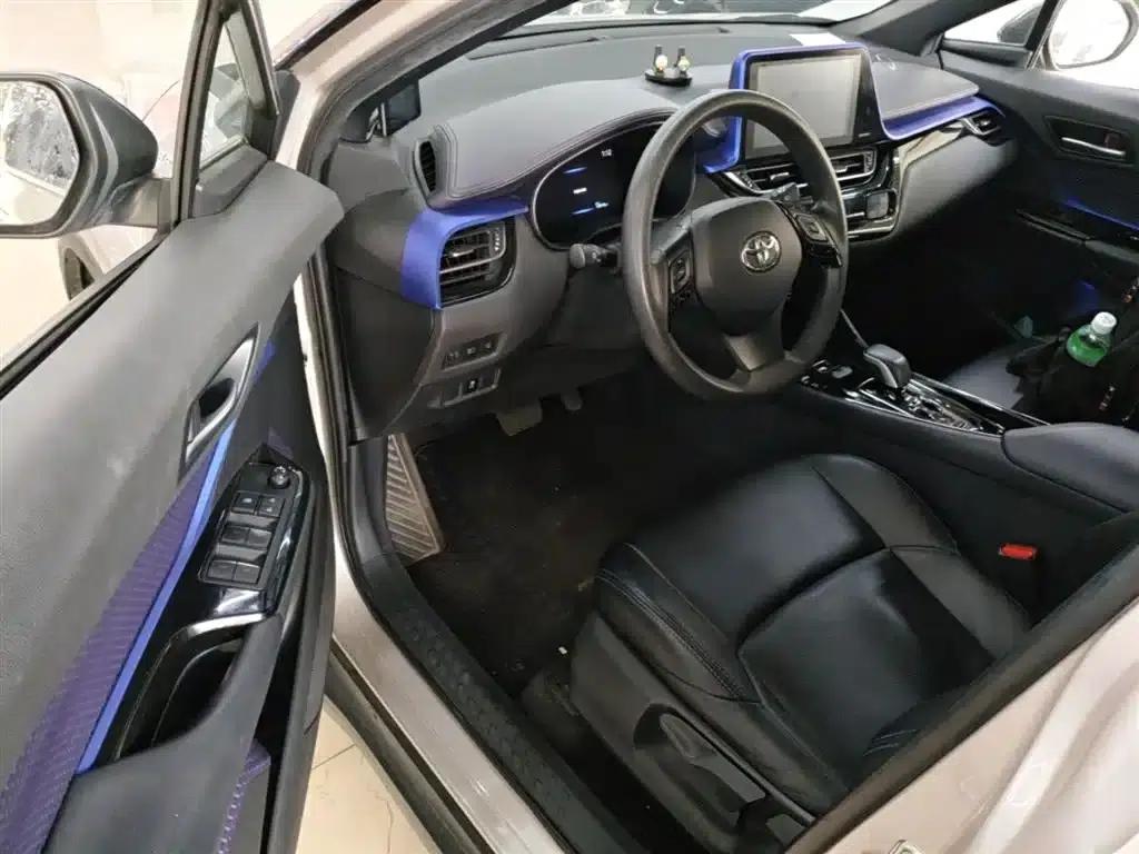 Toyota C-HR EV 2020 Luxury Sunroof Edition — миниатюра 16