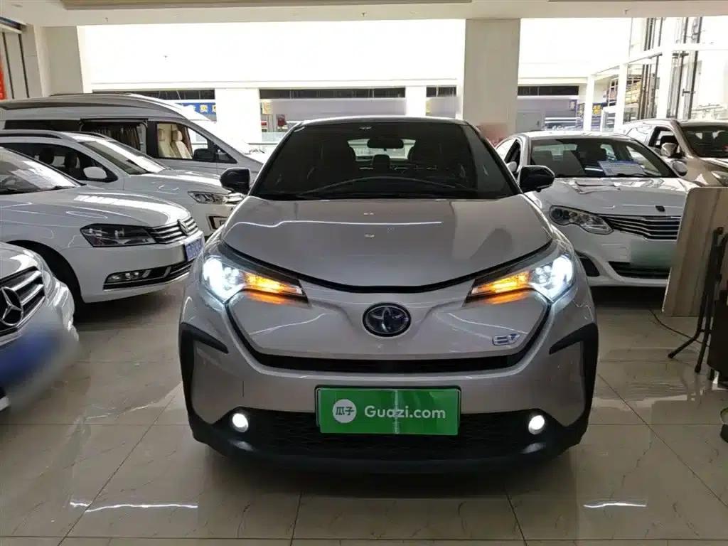 Toyota C-HR EV 2020 Luxury Sunroof Edition — миниатюра 3