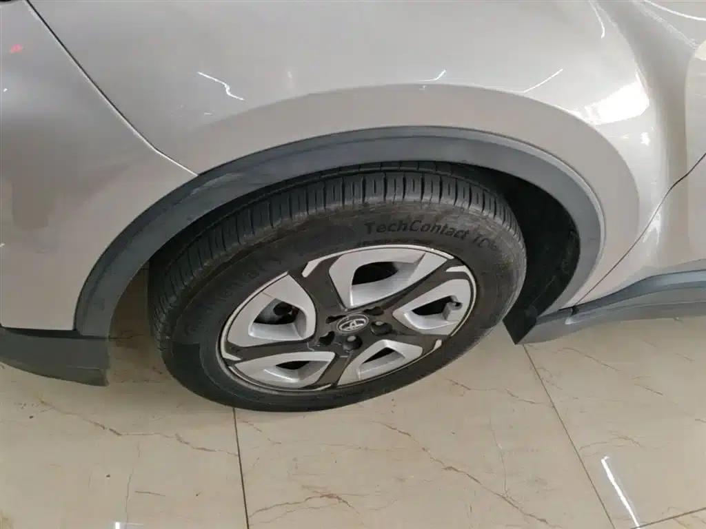 Toyota C-HR EV 2020 Luxury Sunroof Edition — миниатюра 23