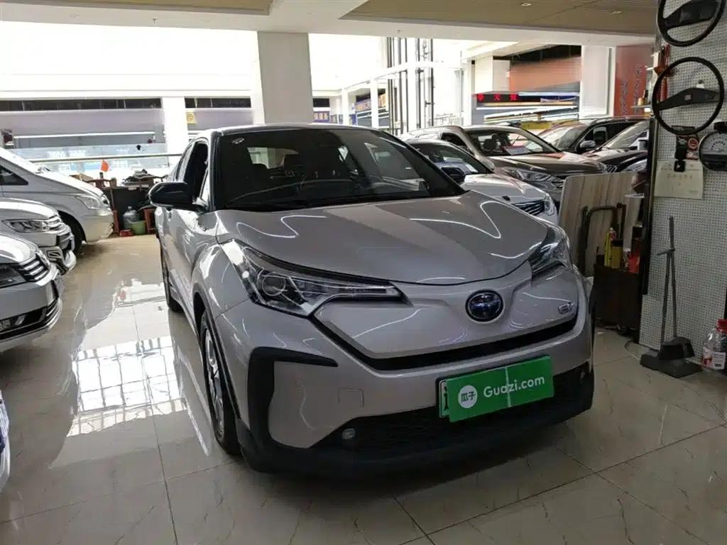 Toyota C-HR EV 2020 Luxury Sunroof Edition — миниатюра 4