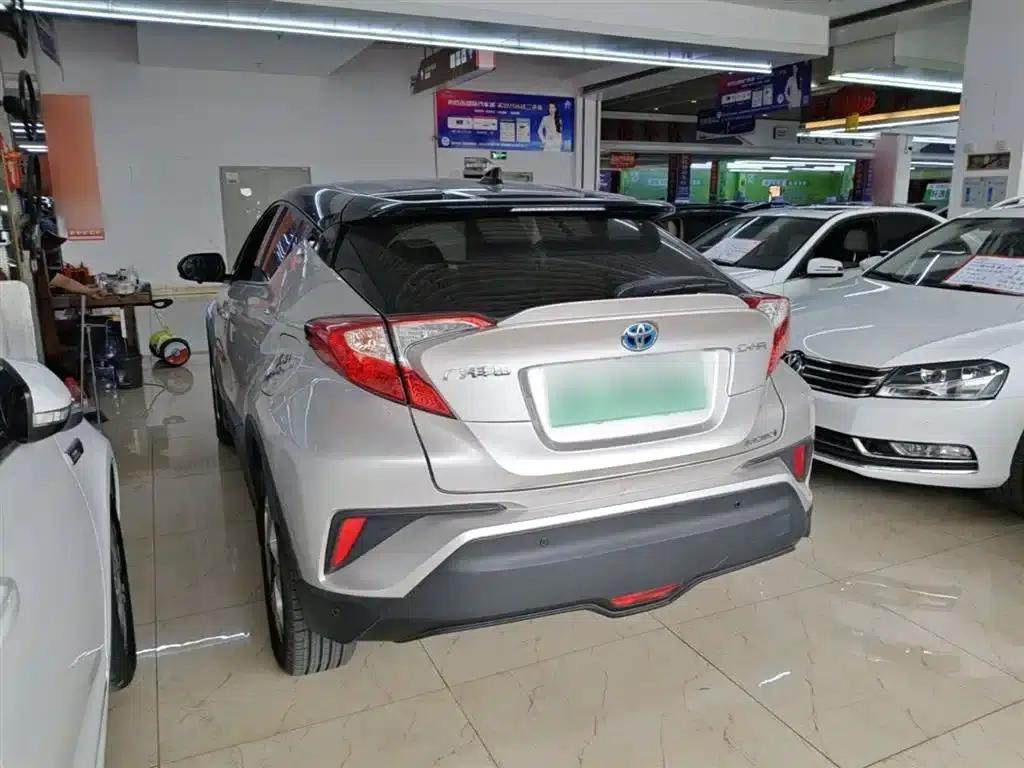 Toyota C-HR EV 2020 Luxury Sunroof Edition — миниатюра 5
