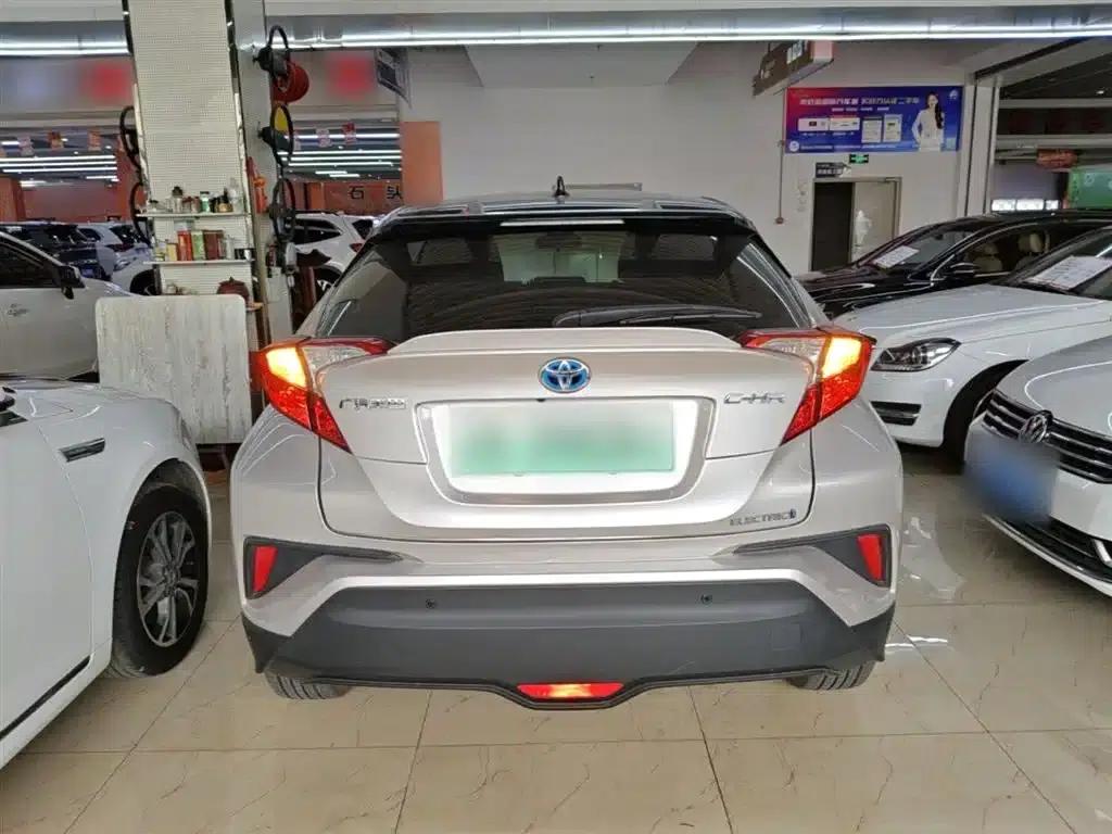 Toyota C-HR EV 2020 Luxury Sunroof Edition — миниатюра 6