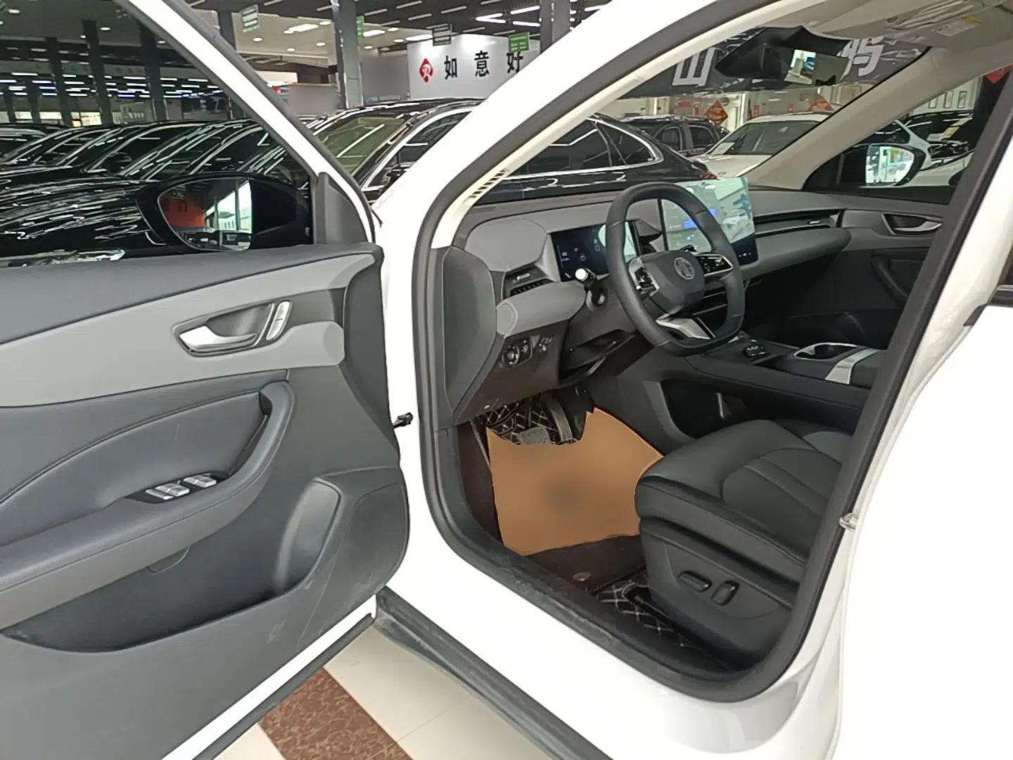 MG ES5 2025 525max Rear-Drive Intelligent Driving Version — миниатюра 19