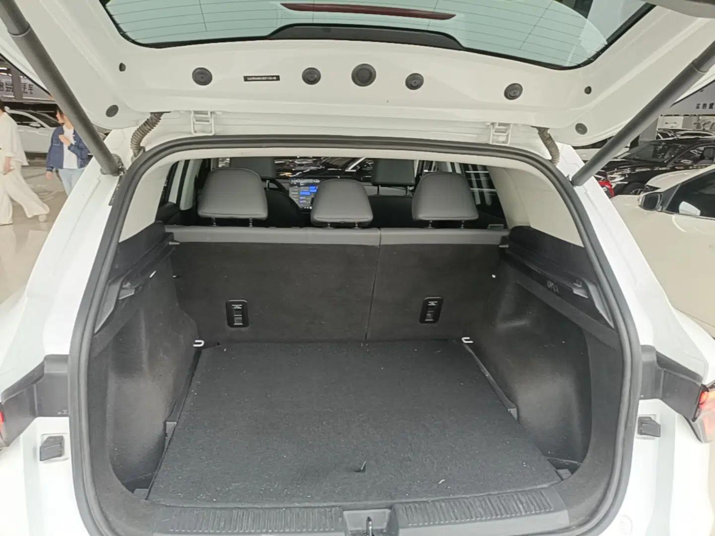 MG ES5 2025 525max Rear-Drive Intelligent Driving Version — миниатюра 22