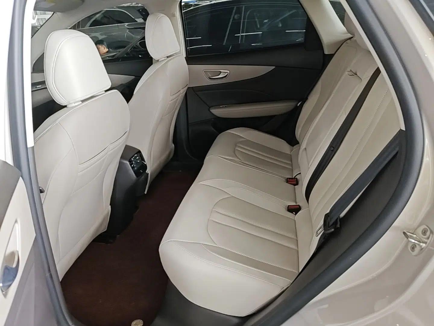 MG ES5 2025 525max Rear-Drive Intelligent Driving Version — миниатюра 19